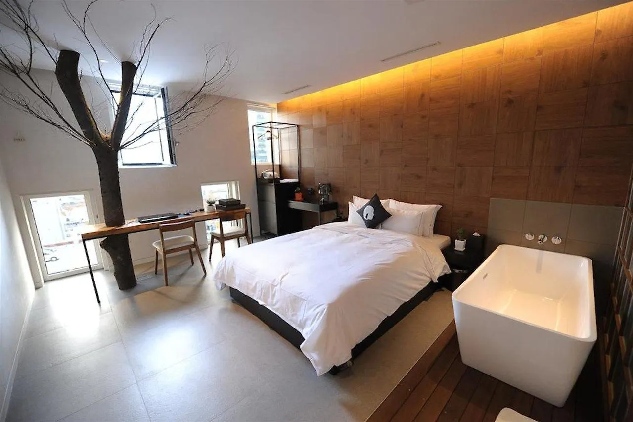 Hotel The Designers Jongro Seoul 3*,