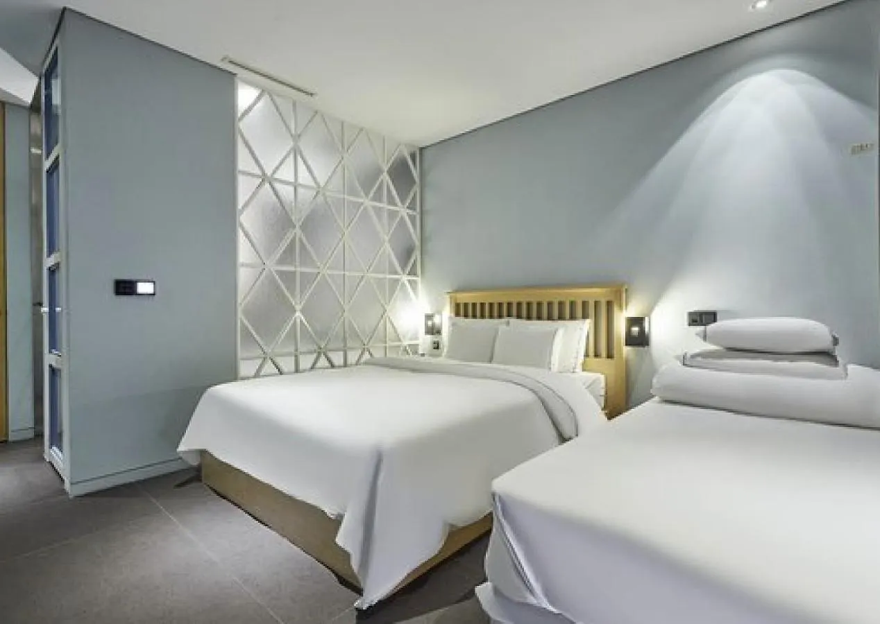 Hotel The Designers Jongro Seoul 3*,
